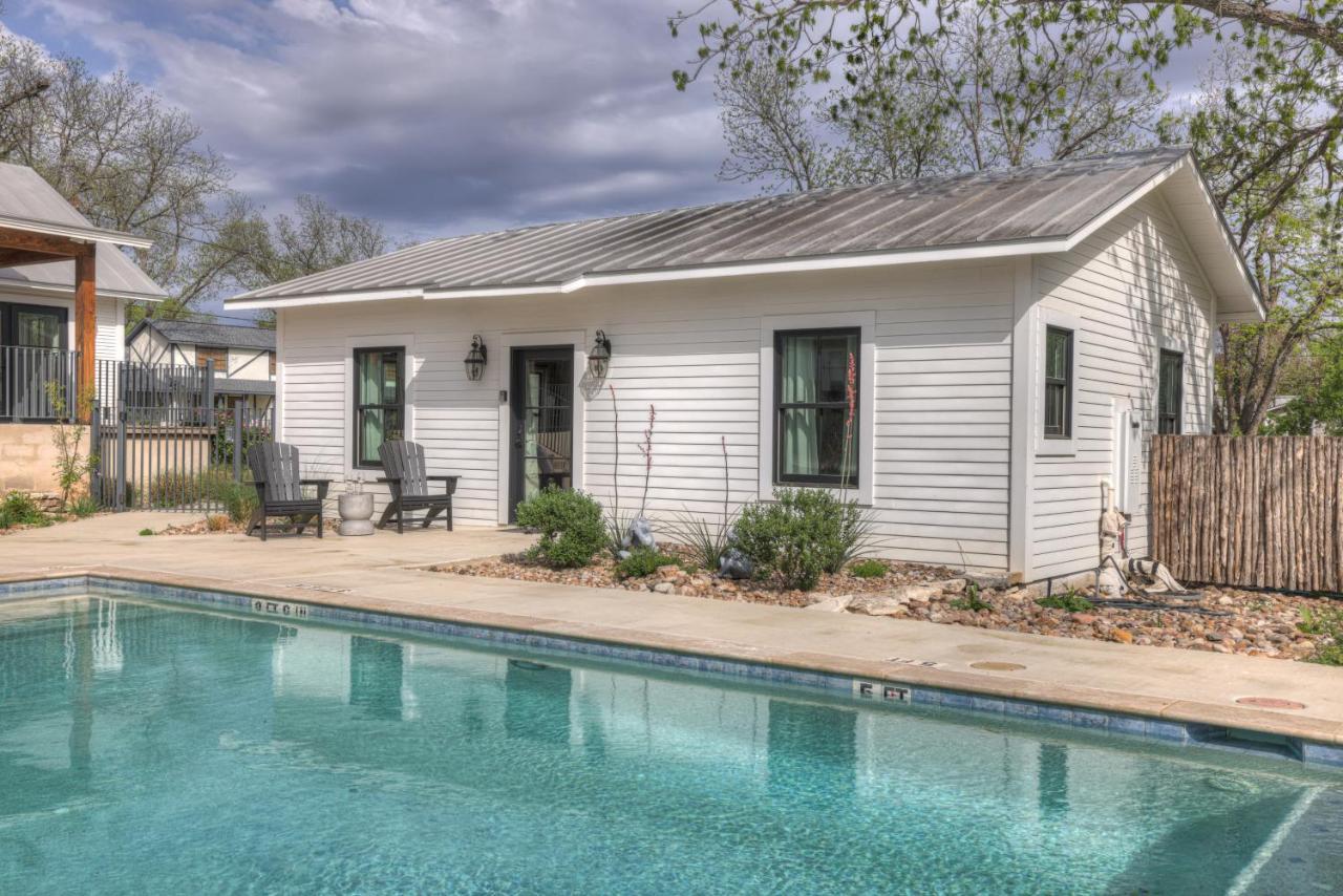 Schubert Inn Cottage - Pool - Walk To Main St Fredericksburg Esterno foto